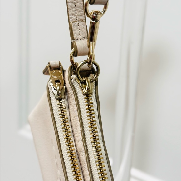 Coach Wristlet - Picture 10 of 14